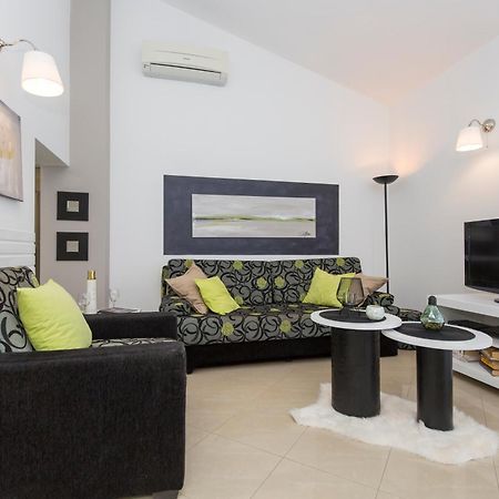 לאבין Adorable Holiday House Lilla-With Pool-Near Old Town Labin מראה חיצוני תמונה